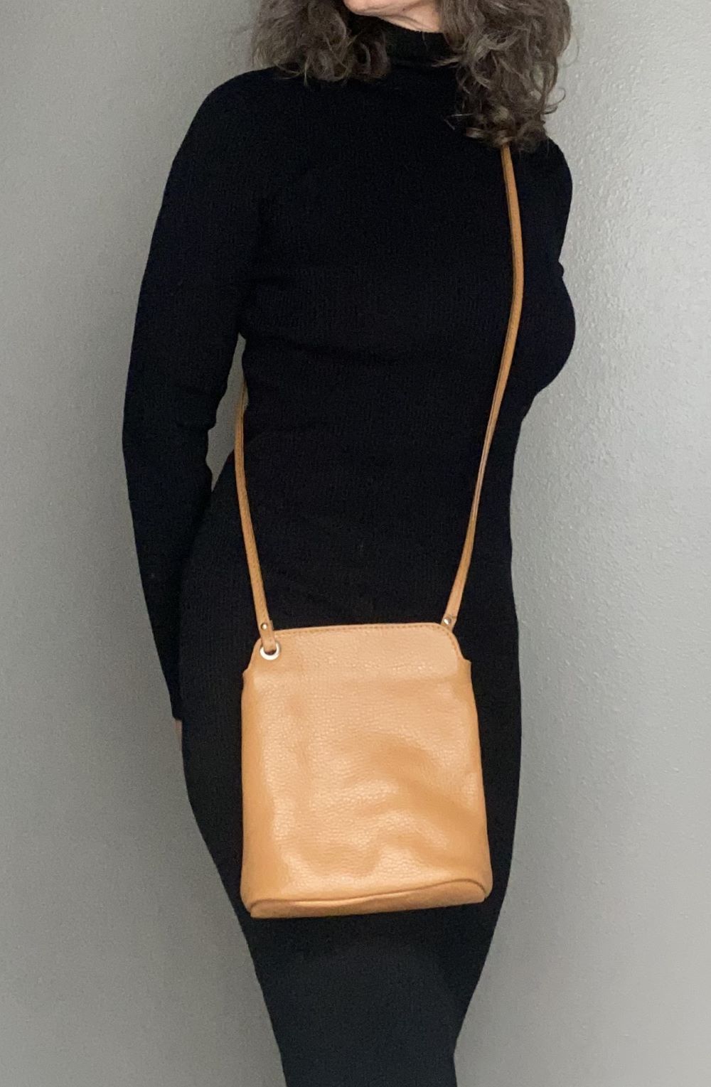 LaGaksta Fina - Casual Italian Leather Small Zip Crossbody Bags for Women Cell Phone Travel Passport Bag Wallet Purses